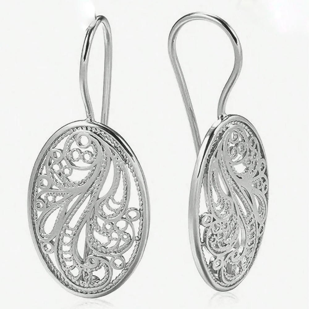 Silver Oval Filigree Elegant Earrings - Picture 2 of 4
